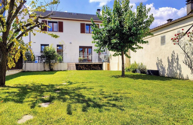 House 150m2 - sleeps 14