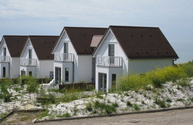 House 2 comfortable rooms near the beach