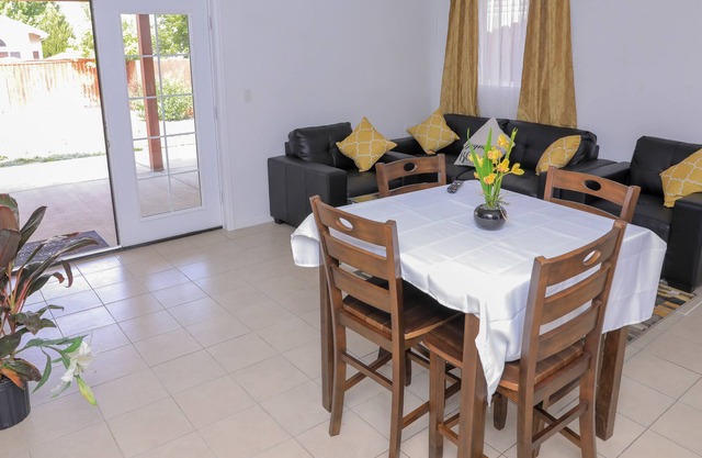 House 2BR,1BA,Sleeps 6