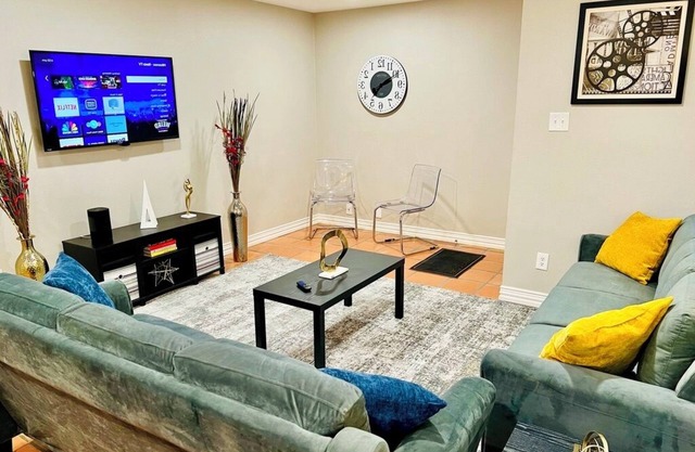 House 3-Bedroom 2-Full Baths FREE Garage Parking, Washer, Dryer in The Woodlands