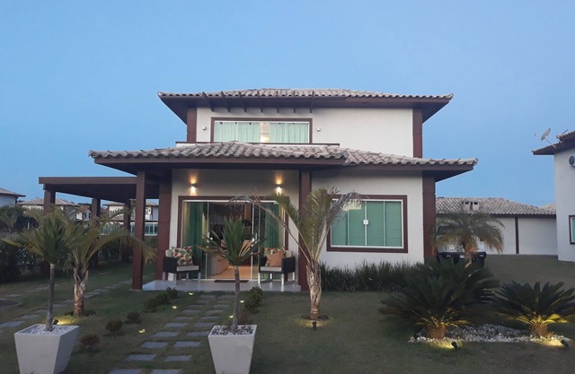 House 4 suites excellent finishing in condominium.