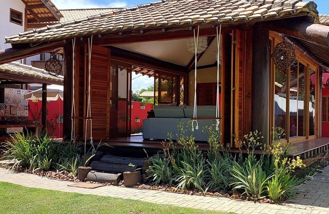 HOUSE 4 SUITES PRAIA DO FORTE, ALL IN EUCALYPTUS, GATED COMMUNITY, WI-FI.