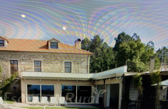 HOUSE 6 bedrooms, heated pool, snooker