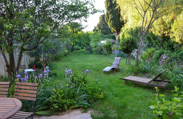 House 70 m2 in Fontvieille Provence with garden for 6 people