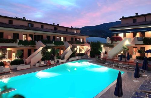 House and Apts. in Porto Azzurro 23632