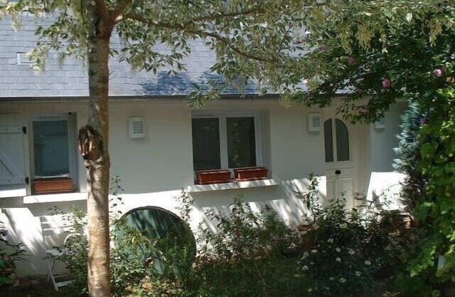 House and garden in Tours, quiet