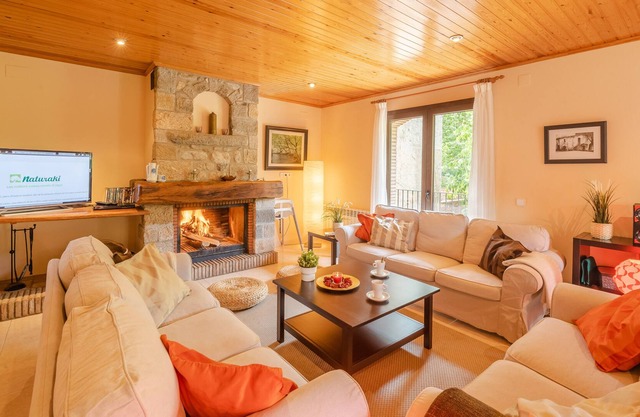 House by the river for 14 people with table football, billiards, gym and barbecue