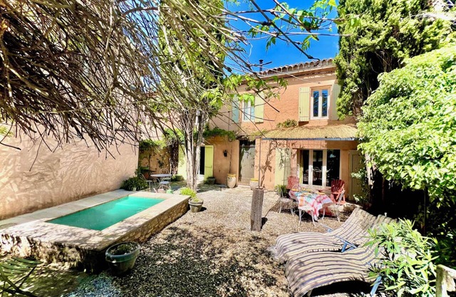 House close to Roussillon, Luberon, Provence pet friendly ,splasch pool