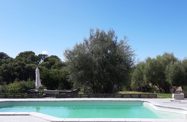 HOUSE F4 WITH POOL IN THE COUNTRY