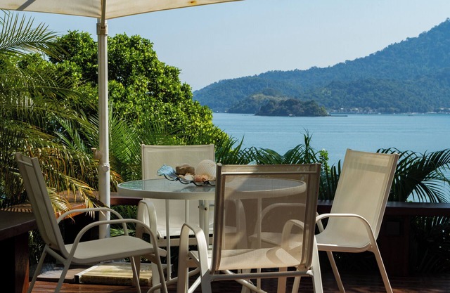 HOUSE FACING THE SEA, Praia do Café Condominium, Angra dos Reis