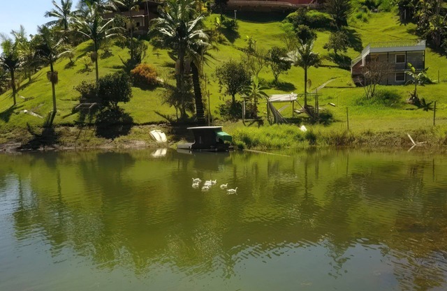 House for 12 with Dam Access and BBQ