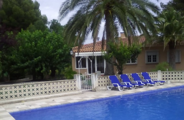 House for 8/10 people with private pool in summer season