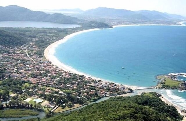 house for 8 ou chose 4 individual flats