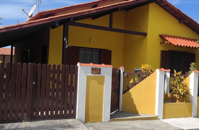 House for season in quiet and safe, near the beach !