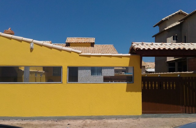 HOUSE FRONT TO THE SEA