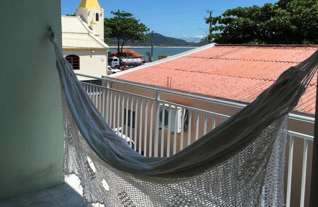 House in Armação beach 30m from the beach with a beautiful view.