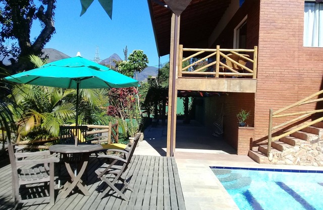 House in beautiful condominium in downtown Itaipava with beautiful view.