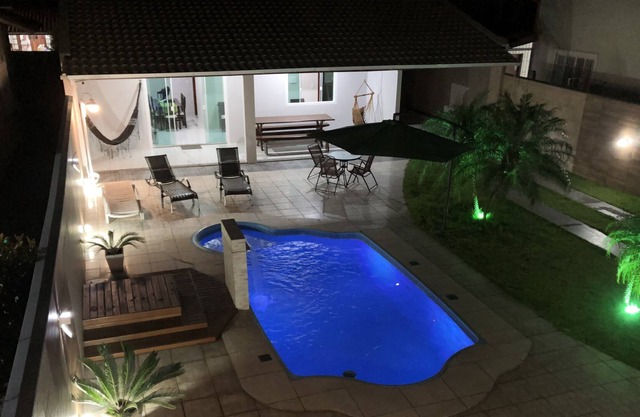 House in Praia Armação - Governador Celso Ramos - 06 minutes from Praia de Palmas