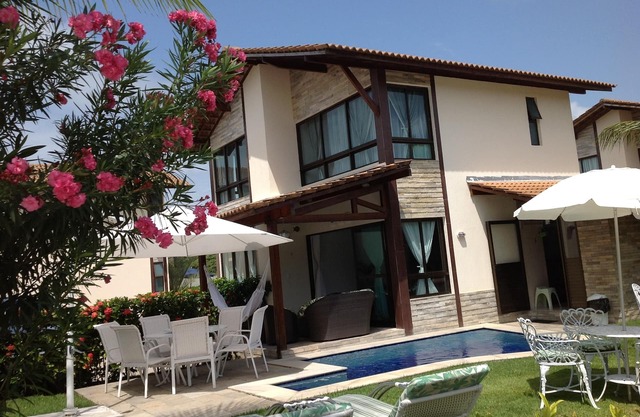 House in condominium by the sea, chicken harbor (high wall)