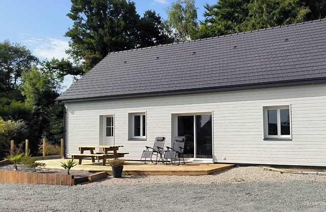 House in the heart of the countryside and close to the seaside