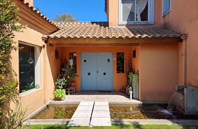 House in gated community. Pilar. Month of January