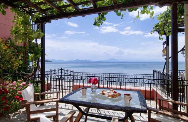 House in Lefokastro - in front of the beach + Wi-Fi #2