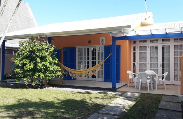House in Pinheira Beach at 50m from the beach w/Wi-Fi for up to 8 People