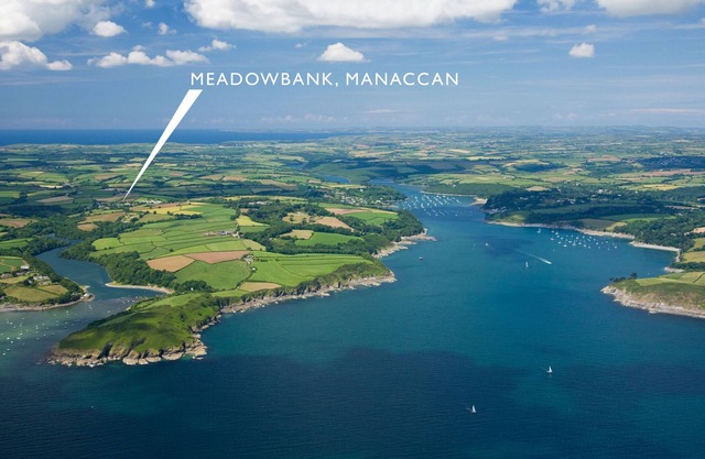 House in quiet village, close to Helford River, 4 Bedrooms 3 Bathrooms Sleeps 8