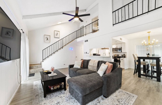House in the hills W Austin 5 minutes to downtown