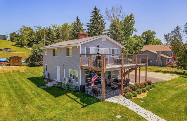 House in Traverse City on all sports lake!