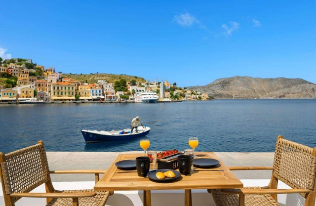 House is located on the 1st line in the port