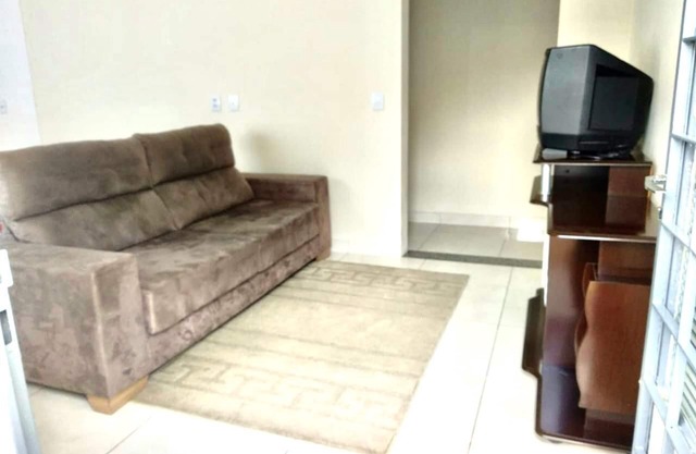 House located in the Center and near the edge of the dam