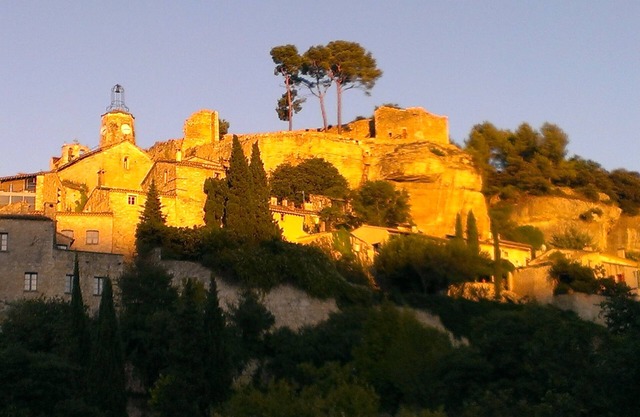 House located in the heart of Le Beaucet village between Provence and Luberon