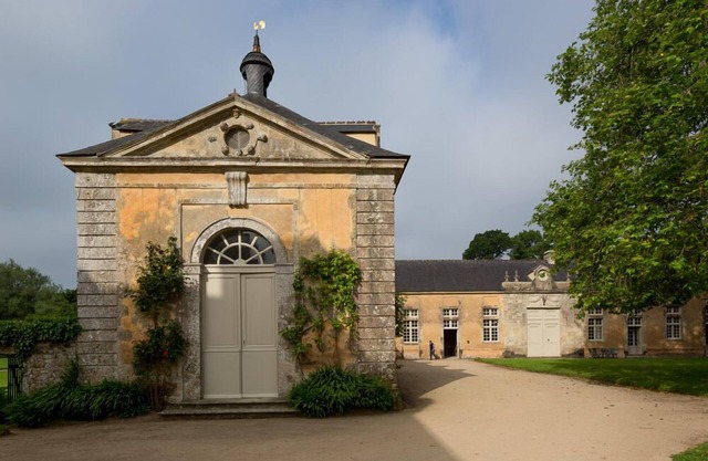 House located in the park of the castle of Pont-Rilly in Negreville Manche