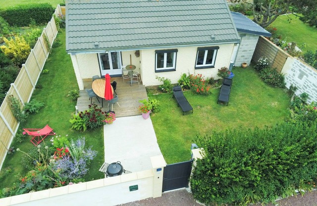 HOUSE. LOVELY SEA AND CLIFF VIEWS RATED 4-STAR FURNITURE