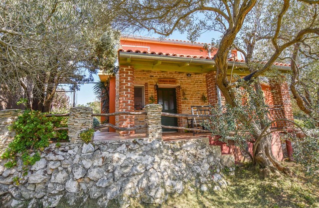 House Luce (14556-K1) - Nevidane - island Pasman
