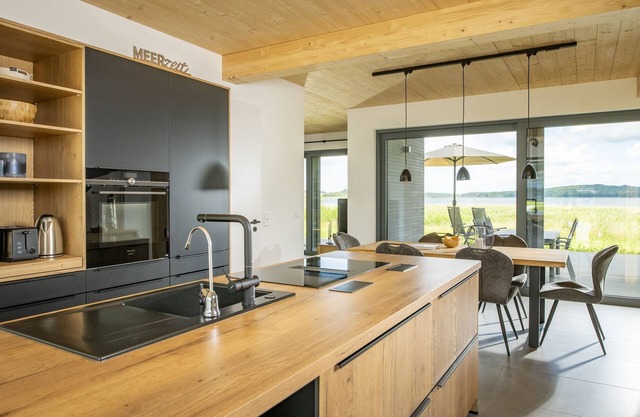 House "LUV" on the lake in Streu