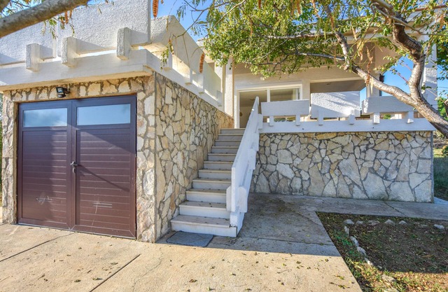 House Marrie Lou (82951-K1) - Banj