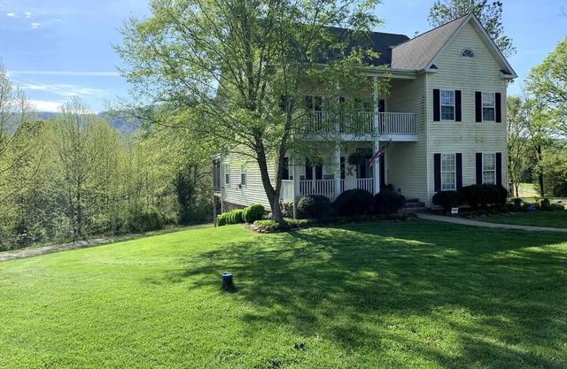 House Mountain Retreat
