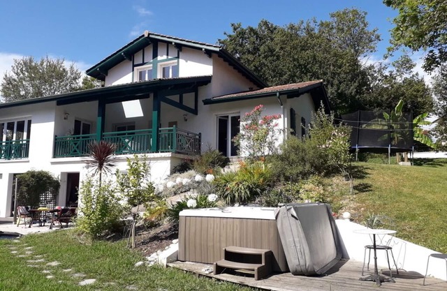 House near Bayonne - SPA - large plot & forest