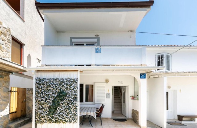 House Nenad