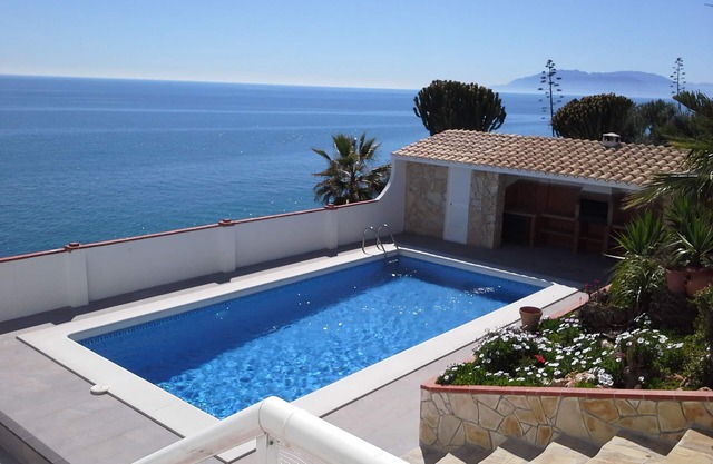 House on the Mediterranean, swimming pool, BBQ Garden, WiFi, air conditioning