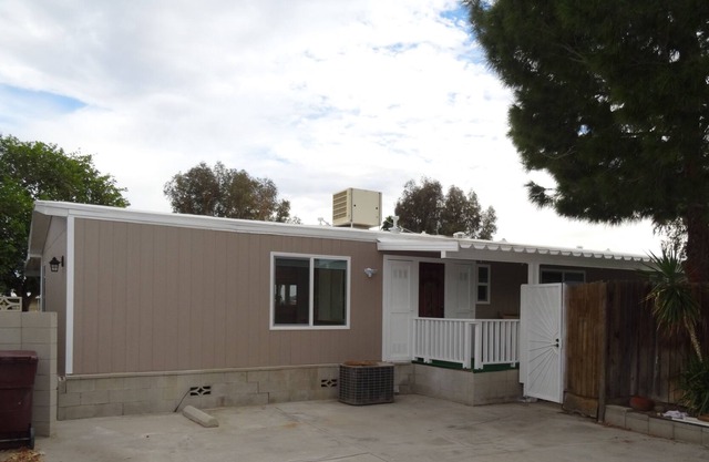 House on Golf course. Quiet retreat, Mountain views!