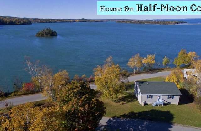 House On Half Moon Cove Rossport by the Sea