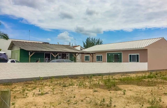 House On Praia Da Pinheira with great location close to the beach