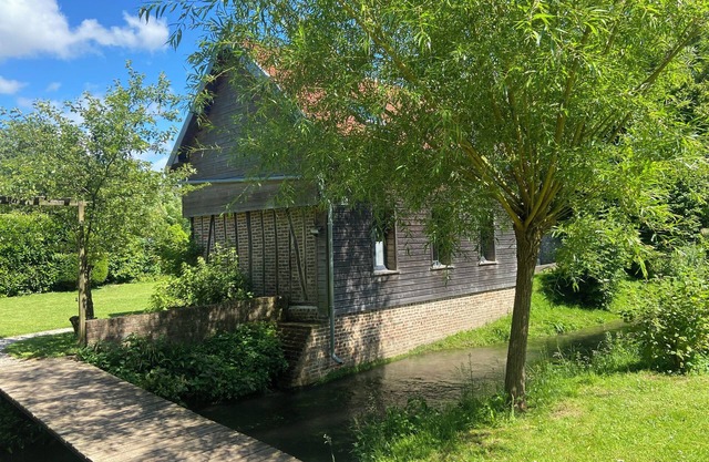 House on the river - close to the sea - dogs welcome-