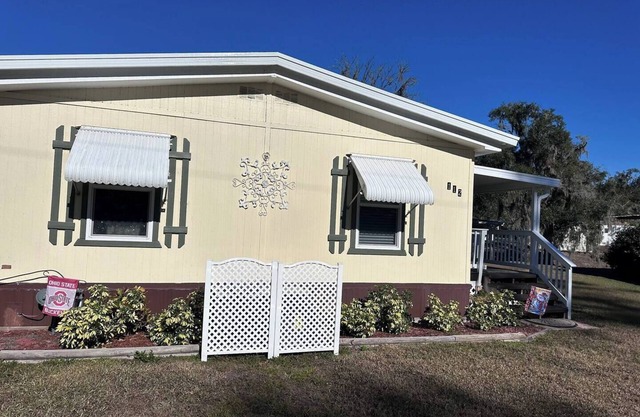 House on the St John’s River with boat slip