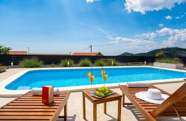 House Pax (110371-K1) - Marina