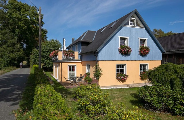 House "Ronny"