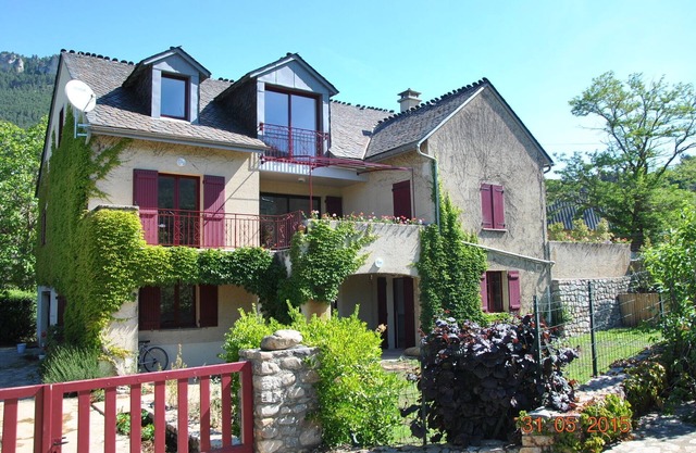 House - secure heated swimming pool - barbecue - plancha - free wifi